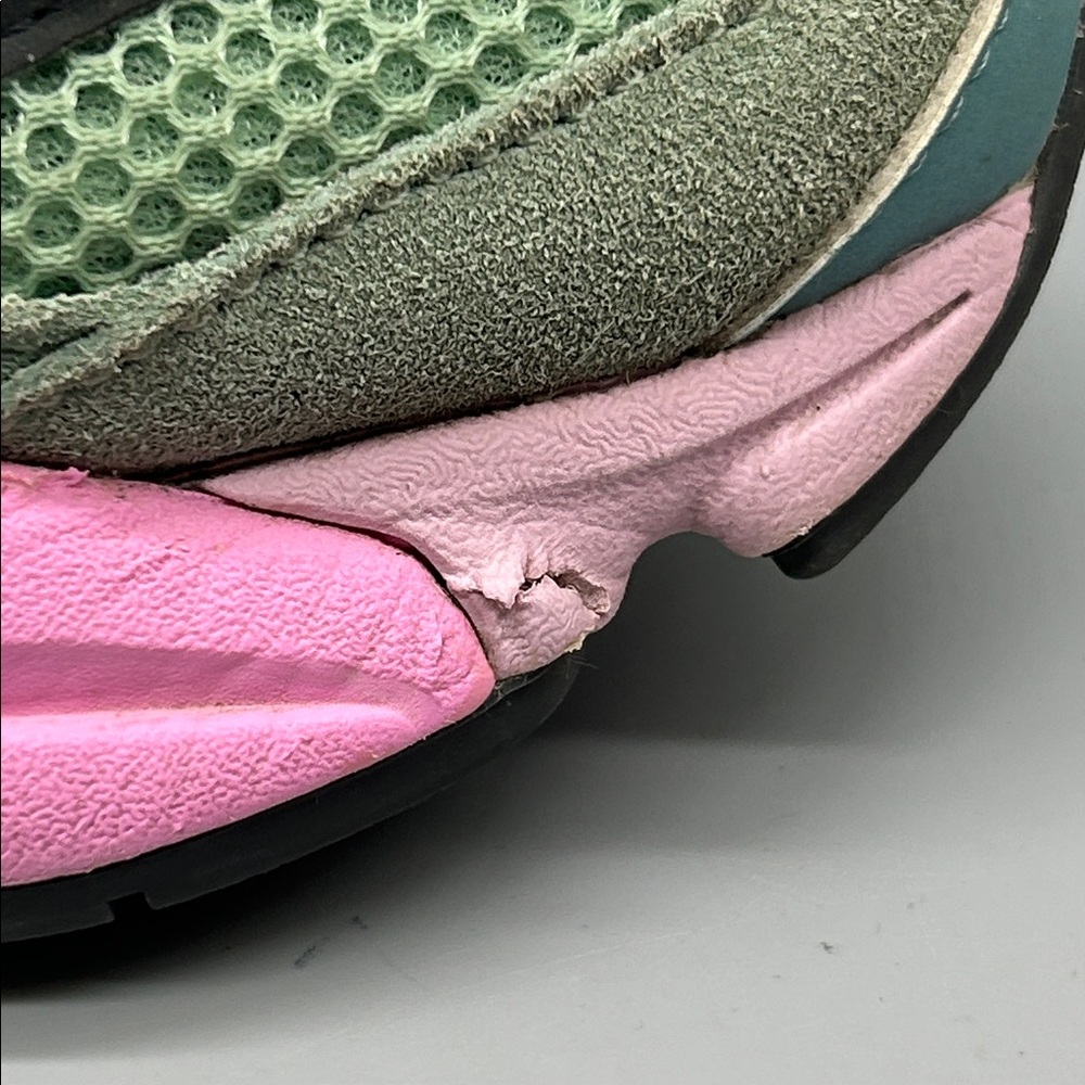 New Balance 9060 Warped men’s 9.5 - Picture 7 of 12